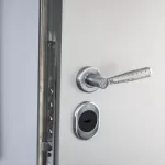 Chaveiro Tríade RJ 24 Horas Chaveiro Rio de Janeiro 24 Horas Profissional Aberturas de Portas, Cofres, Tetra, Blindadas, Multiponto, Cadeados de Chão, Portas Automáticas, Porta de Condominio, Fechaduras Digitais e Eletrônicas.