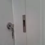 Chaveiro Tríade RJ 24 Horas Chaveiro Rio de Janeiro 24 Horas Profissional Aberturas de Portas, Cofres, Tetra, Blindadas, Multiponto, Cadeados de Chão, Portas Automáticas, Porta de Condominio, Fechaduras Digitais e Eletrônicas.