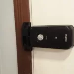 Chaveiro Tríade RJ 24 Horas Chaveiro Rio de Janeiro 24 Horas Profissional Aberturas de Portas, Cofres, Tetra, Blindadas, Multiponto, Cadeados de Chão, Portas Automáticas, Porta de Condominio, Fechaduras Digitais e Eletrônicas.